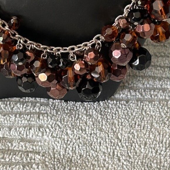 beautiful copper and black beaded necklace and earrings - Picture 2 of 5